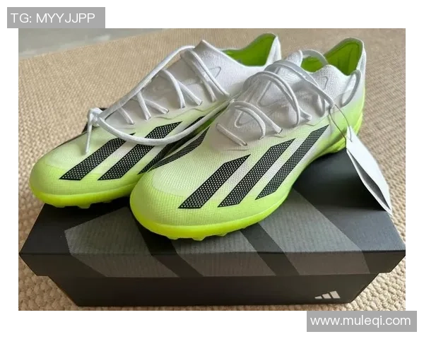 足球鞋大码揭秘 球星脚下的完美尺码与穿着选择分析